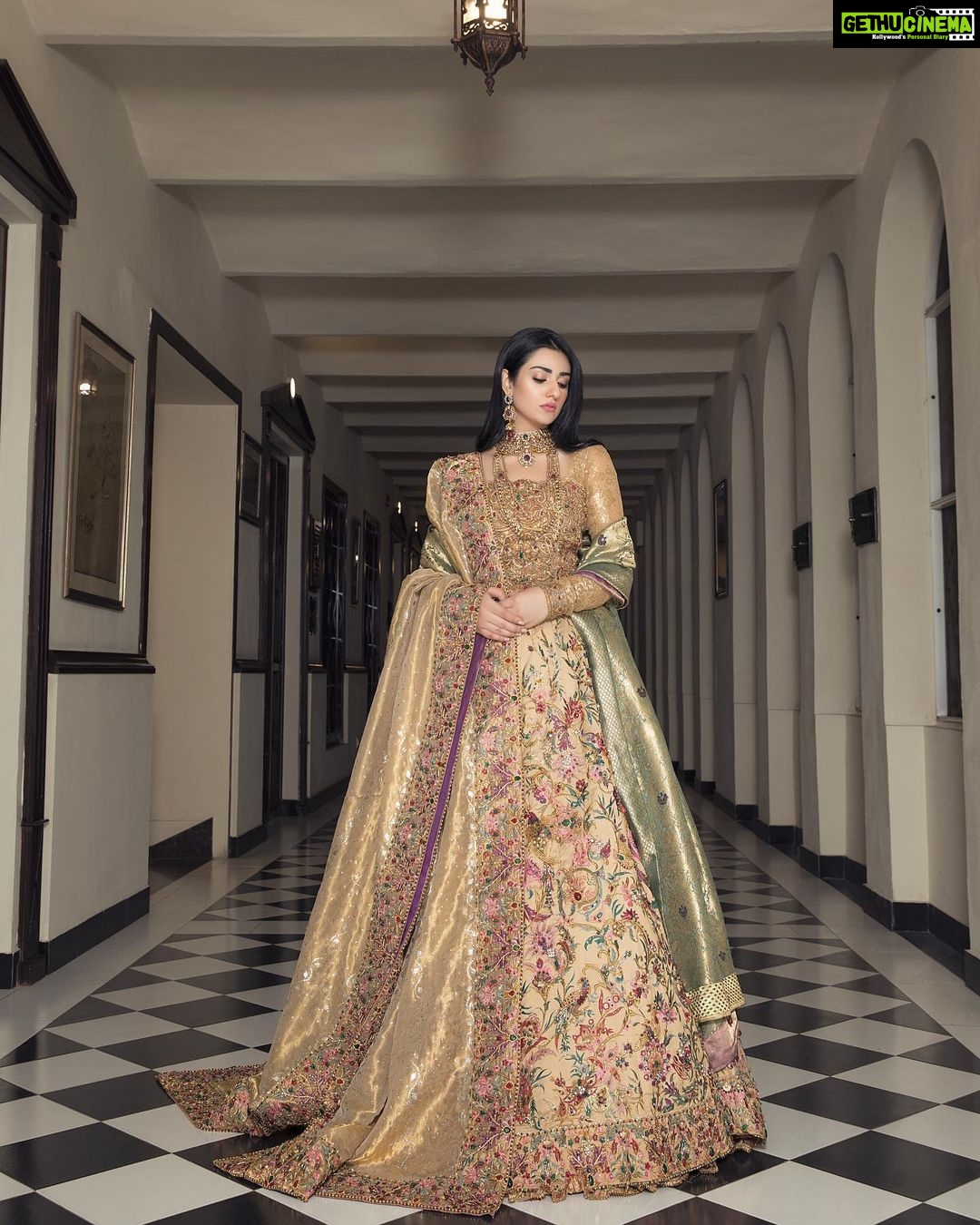 Sarah Khan Instagram - @nilofershahid @meeras.ns @bcwpakistan @humtvpakistanofficial @ikramgoharofficial @najam.mahmood_official @nabila_salon 💕 Flatie's Hotel Lahore