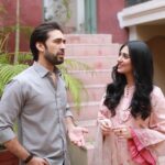 Sarah Khan Instagram - #Laapata tonight 8pm! @alirehmankhan 📸 @asadsyed4