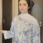 Sarah Khan Instagram - 🌹 wearing @aghanoorofficial Islamabad, Pakistan