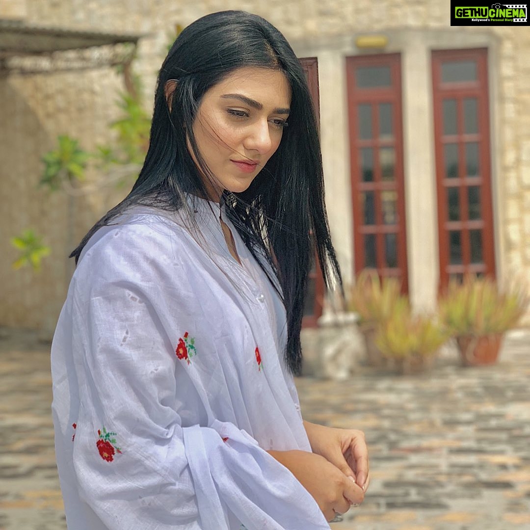 Sarah Khan Instagram - 🌹 Islamabad, Pakistan