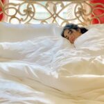 Sarah Khan Instagram - As if I was really sleeping. #Sabaat @humtvpakistanofficial