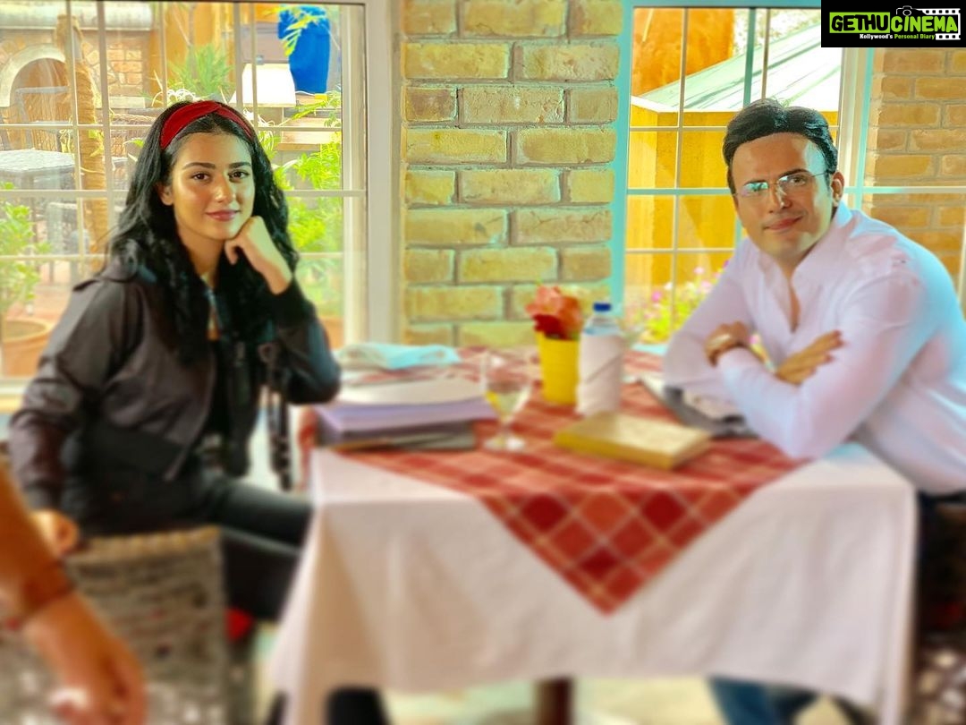Sarah Khan Instagram - #Sabaat #comingsoon @mukhtarhoonmein 🌟