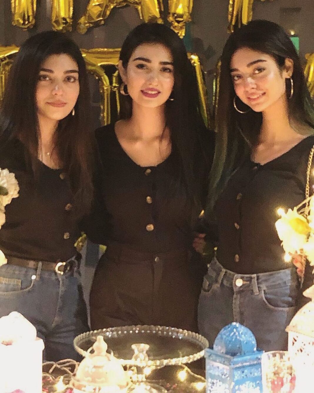 Sarah Khan Instagram - Cheers to the World’s best sisters. 🥂 I was not expecting all these surprises coming, you really really surprised me!♥️♥️♥️ Love my family to bits they always know how to make me very happy! Thank you baba, Aisha, Noor, bhai for everything 😢♥️ *MASHALLAH*