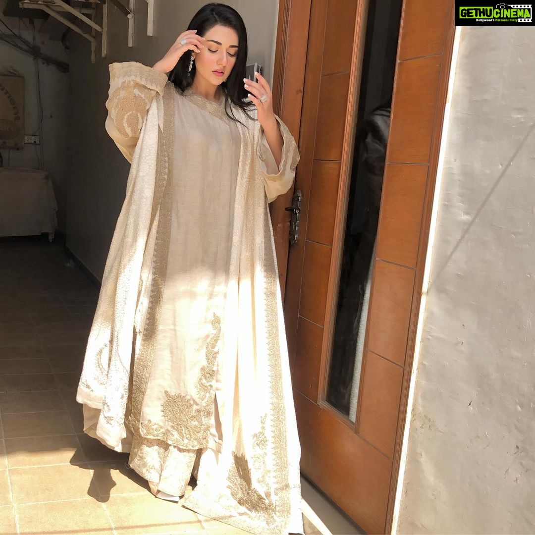 Sarah Khan Instagram - عید مبارک 🌙 @meeras.ns Eid’19 - جوڑا