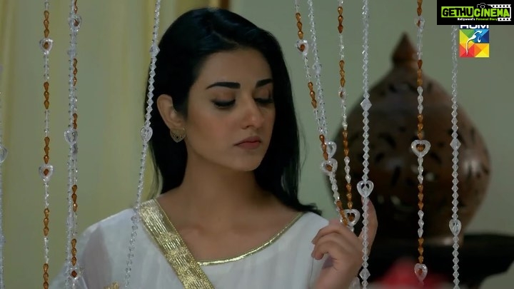 Sarah Khan Instagram - Jald aaraha hai. #deewareshab @shahzadsheikh37