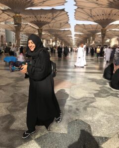 Sarah Khan Instagram - There’s no place like Madina ♥️ this is where I was born and this is where I belong. May Every Muslim get to see this Place InshAllah.