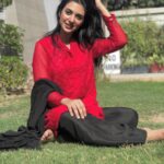 Sarah Khan Instagram - 🌹