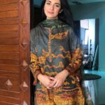 Sarah Khan Instagram - It is because my roots are so strong that I can FLY 🌟