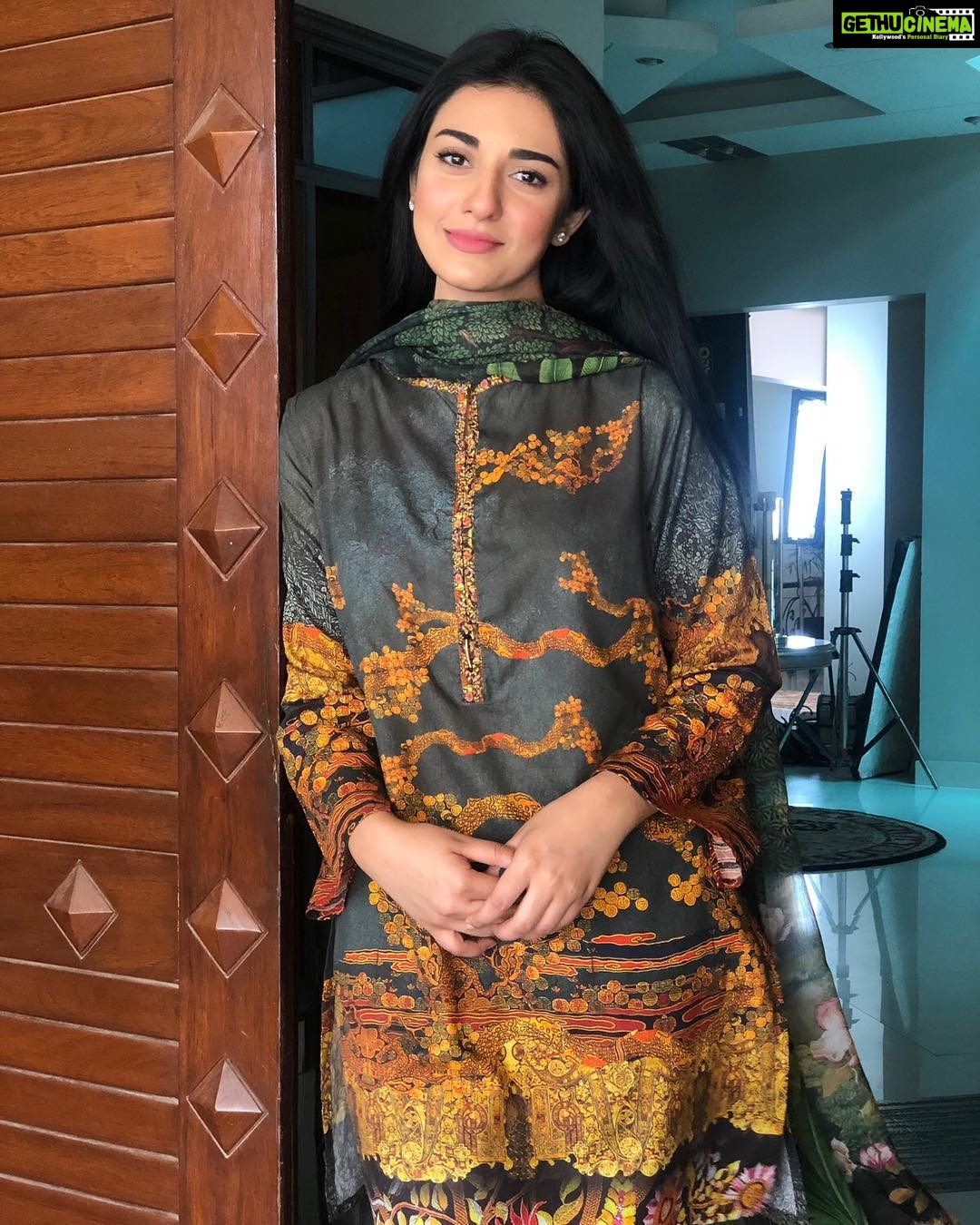 Actress Sarah Khan Instagram Photos and Posts April 2019 - Gethu Cinema