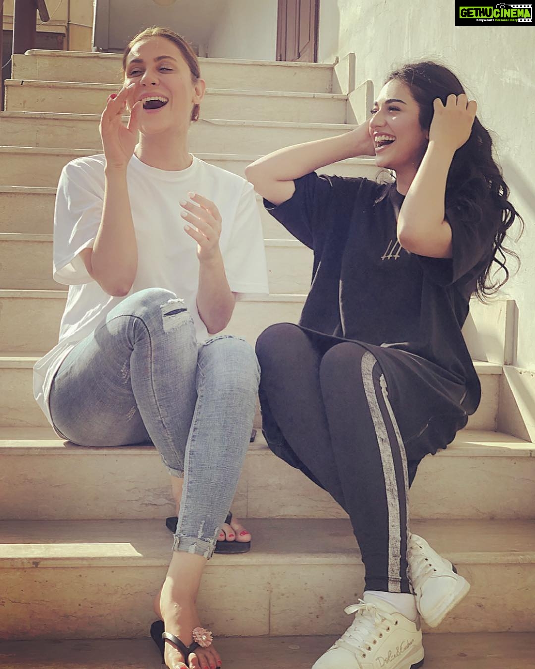 Sarah Khan Instagram - Not all girls are made of sugar and spice and everything nice. Some girls are made of sarcasm and everything fine! 💕