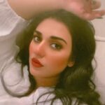 Sarah Khan Instagram - 🌹✨