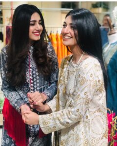 Sarah Khan Instagram - This beautiful girl 😘 @anumfayaz786 Pc @rraannaayy @tarzz.official