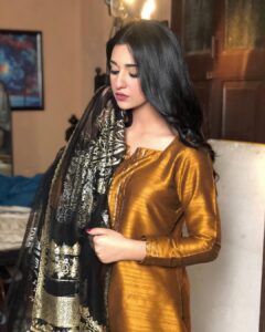 Sarah Khan Instagram - #GeetiAra #Deewareshab @humtvpakistanofficial @deewareshab