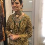 Sarah Khan Instagram - 🤦🏻‍♀️ ⚡️ @neelos_salon ♥️