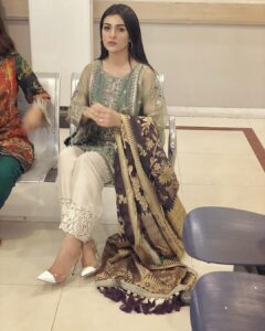 Sarah Khan Instagram - wearing @mariabofficial ♥️