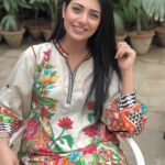 Sarah Khan Instagram – @sapphirepakistan