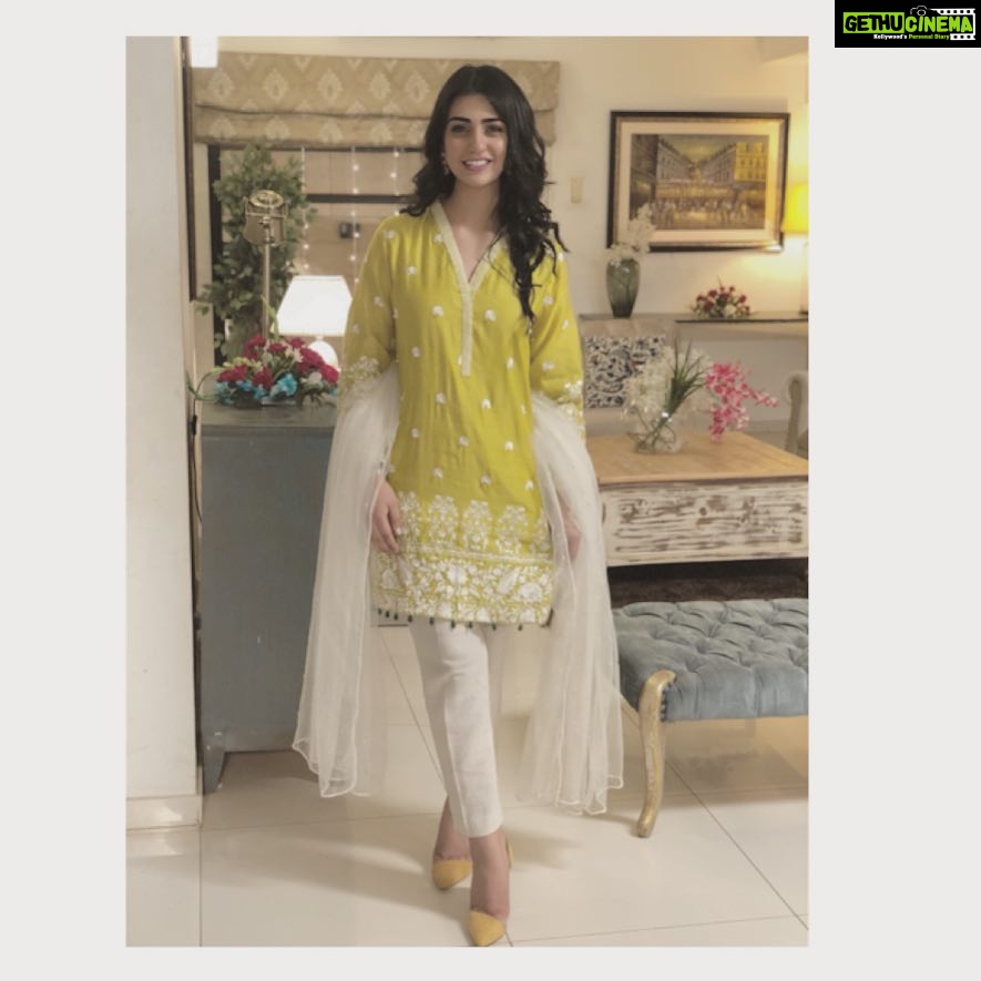 Sarah Khan Instagram - Wearing @alkaramstudio @walnutpk