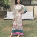 Sarah Khan Instagram - Wearing @alkaramstudio 💕