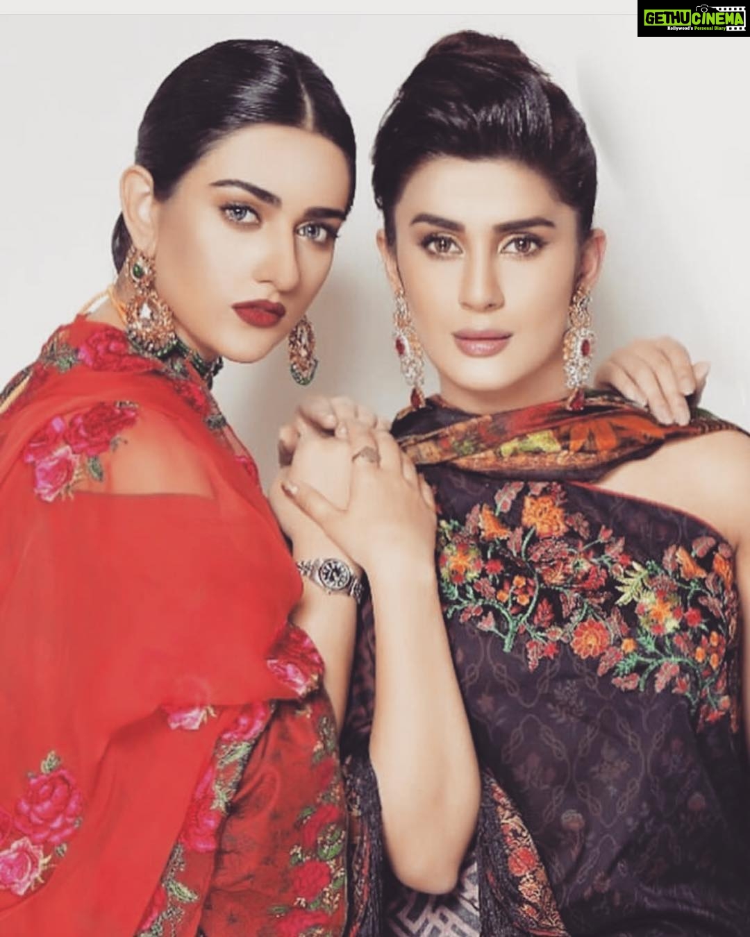 Sarah Khan Instagram - @weekendmagazine @akifilyasofficial @thekubism 💕