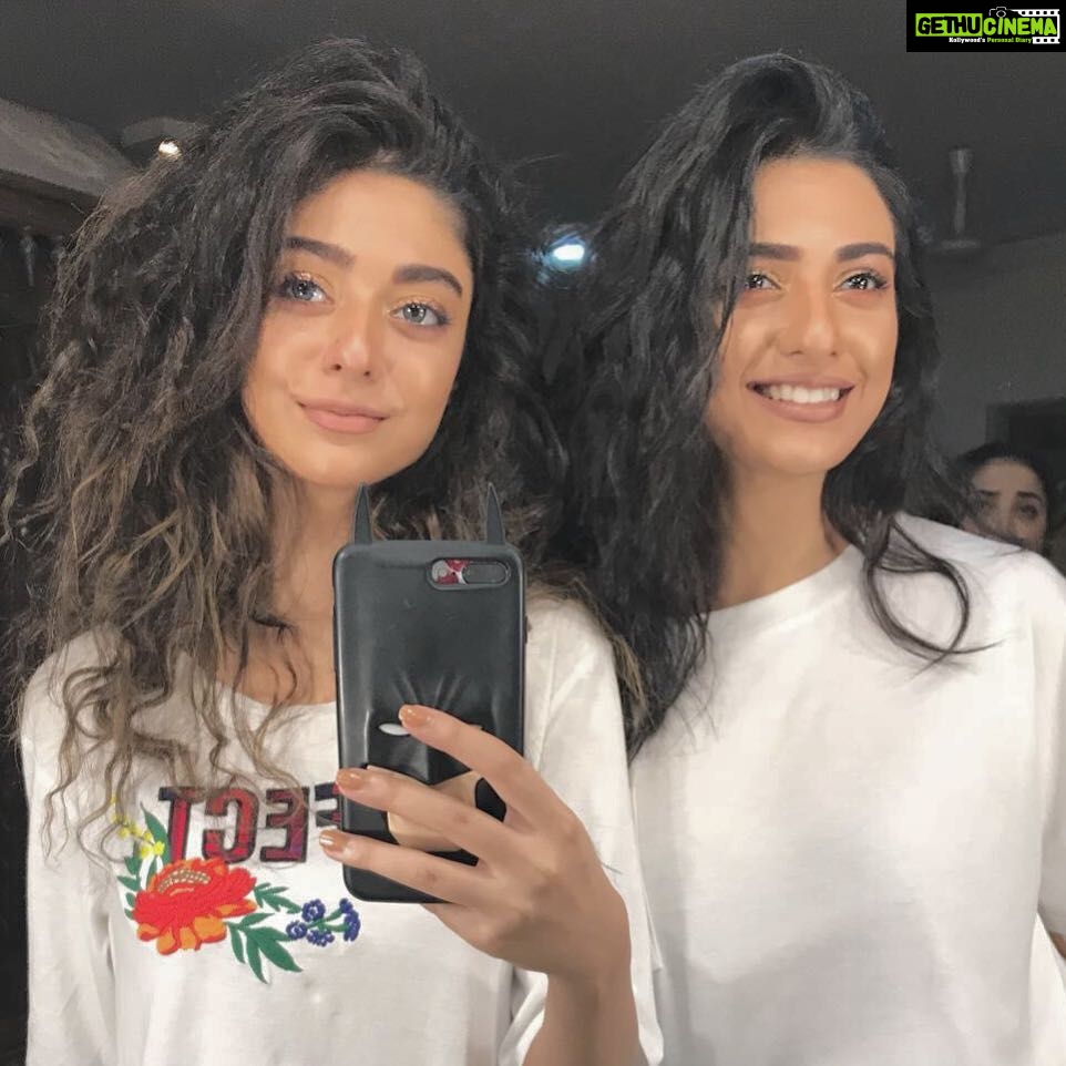 Sarah Khan Instagram - #comingsoon @humaadnan @fnkasia @akifilyasofficial @noorzafarkhann