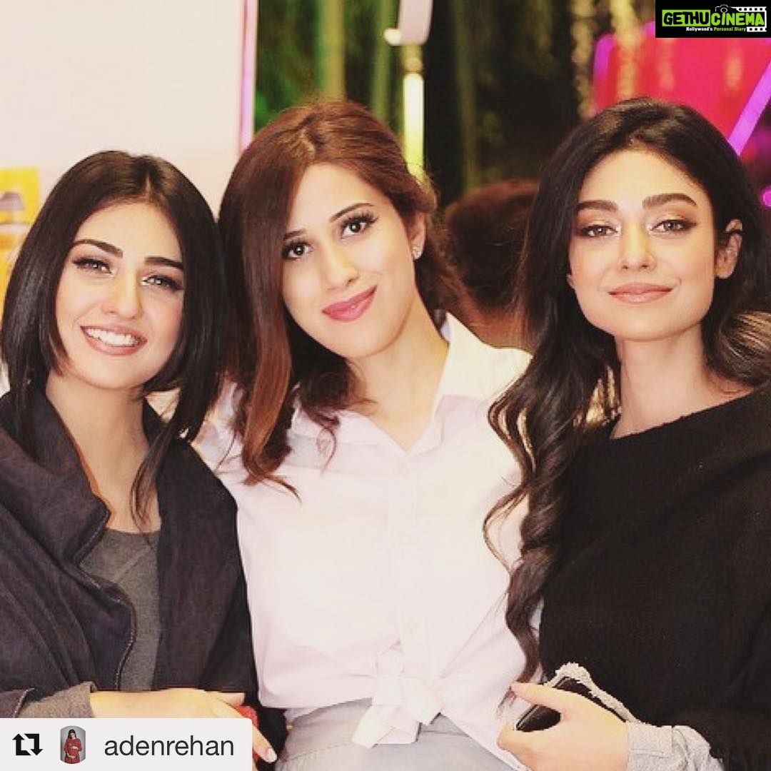 Sarah Khan Instagram - #Repost @adenrehan with @get_repost ・・・ With the most sweetest duo @sarahkhanofficial and @noorzafarkhann 💖 #HoneyDipped #Cuties #SisterAct #pakistanidramacelebrities #SarahKhan #NoorKhan