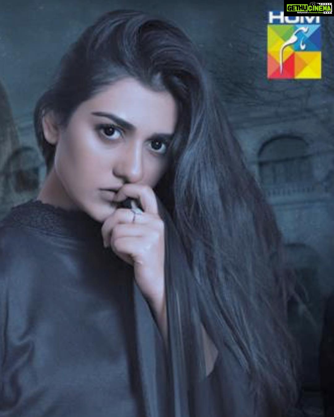 Sarah Khan Instagram - @belapurkidayan in few minutes! Only on @humtvpakistanofficial #8pm #belapurkidayan #tasha