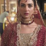 Sarah Khan Instagram - From the sets of @bandkhirkiyan Wearing the best @mariabofficial @humtvpakistanofficial #AaghaAli #SarahKhan