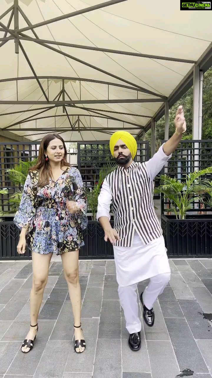 Sargun Mehta Instagram - Ammy virk vs.. sargun mehta 😀😀 Ki bhangra vs western QIAMAT 2 TRAILER OUT NOW .. HAVE YOU SEEN IT YET ?? @ammyvirk @jagdeepsidhu3 @jaani777 @bpraak @taniazworld @tips @itsafsanakhan @navdeepnarula26 @ankitvijan29
