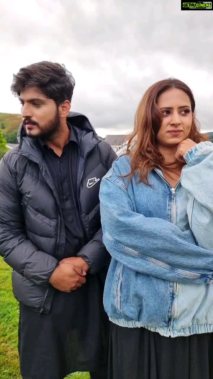 Sargun Mehta Instagram - Swargan da jhoota @gurnambhullarofficial @diamondstarworldwide 😃😃
