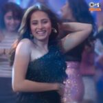 Sargun Mehta Instagram - Fukreya shukreya tera, gaddi te likhya naam jatta .. #QISMAT2 #teriakheeyan @jaani777 @ammyvirk @jagdeepsidhu3 @bpraak @itsafsanakhan @tips TAP ON BIO OR SWIPE UP ON STORY