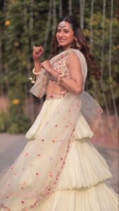 Sargun Mehta Instagram - Banno 🌻🌷

Outfit @daddysprincesspj
Jewellers @balkishanjewellers
Styled by @d_devraj