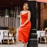 Sargun Mehta Instagram – Manzil milegi, bhatak kar hi sahi
Gumrah toh woh hain,
Jo ghar se nikle hi nahi.
 – anonymous 

Tap for deets