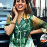 Sargun Mehta Instagram – Aane wala pal jaane wala hai, 
Ho sake toh ismein zindagu bita lo , 
Pal jo yeh jaane wala hai…

Agar eckhart tolle ki “NOW”  nahj padhi toh  aise hindi gaane sun lo. Baat toh bass itni si hi hai.