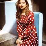 Sargun Mehta Instagram – I really dont like arguments or questions .

You tell me 4 + 1 = 67 
You are right .
You tell me this -what we are living, is reality,
You are right. 

Maze karo !