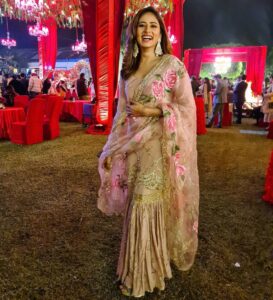 Sargun Mehta Instagram - Ohdi akh ch suraj hai, agg da baadal hai 🔥🔥🔥 Wearing @the_rosegirl