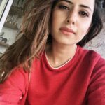 Sargun Mehta Instagram – I learnt a whole new bhangra routine from an insta post. Wondering if should post it ?? Yes/no
Song – old skool by siddhu moosewala