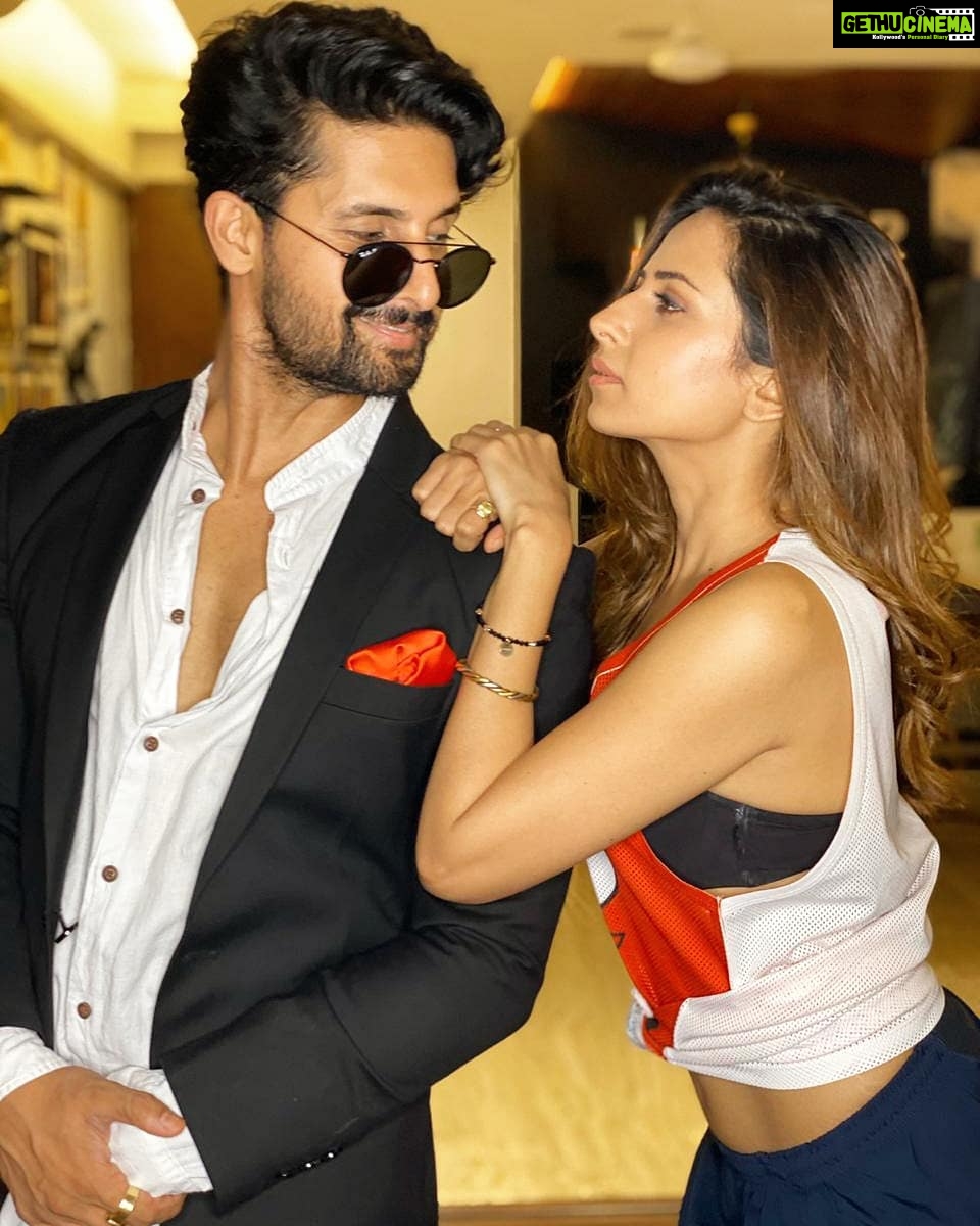 Sargun Mehta Instagram - I cant believe it .. he wore a suit during quarentine and to make sure he knew i am a rebel i wore his nightsuit . Well now he was ready , so we made tik toks, had a party on a group video app with friends. I cooked pasta . Ummmm Ya thats that. Just bored so well i am typing this stupid status . Ciao