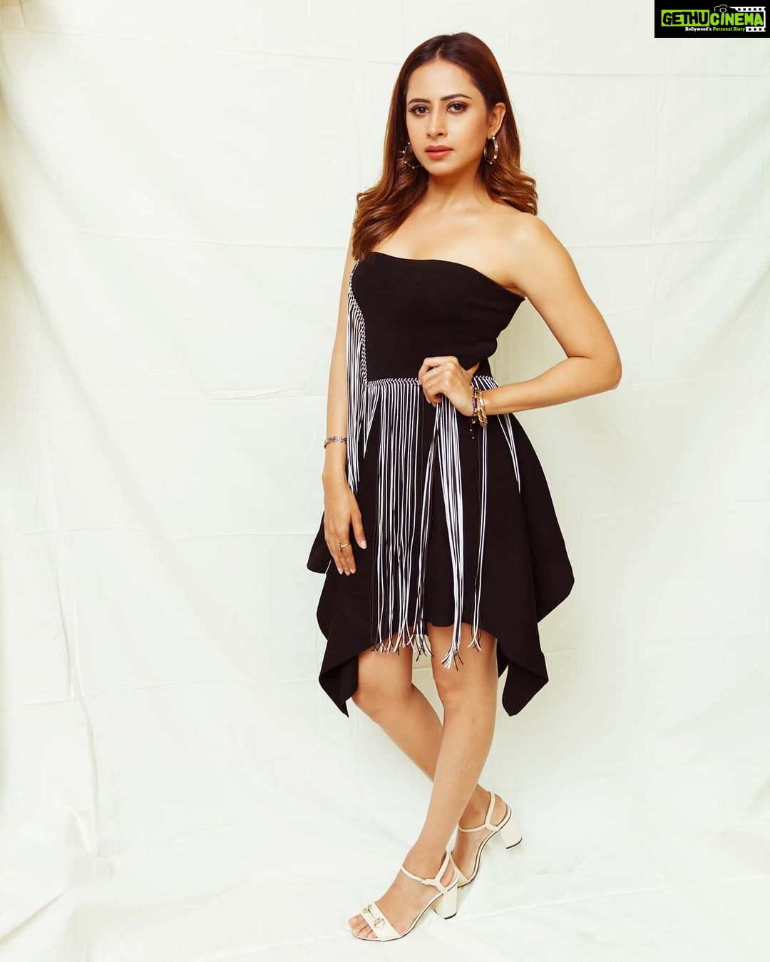 Sargun Mehta Instagram - To live is the rarest thing in the world ; Most people exist . That is all. -oscar wilde 📸 @dannyalaghphotos