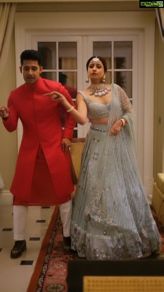 Sargun Mehta Instagram - Sabse zyaada mehnat iss reel mein lagi.. All 5 functions in one . And i love it 🥰🥰 #wedding #weddingsongs #weddingphotography