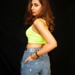 Sargun Mehta Instagram - Mud mud ke naa dekh mud mud ke ... my feeling when i leave the last slice of pizza in the box ki behn' rukk jaa diet kar le plz 📸 @dannyalaghphotos