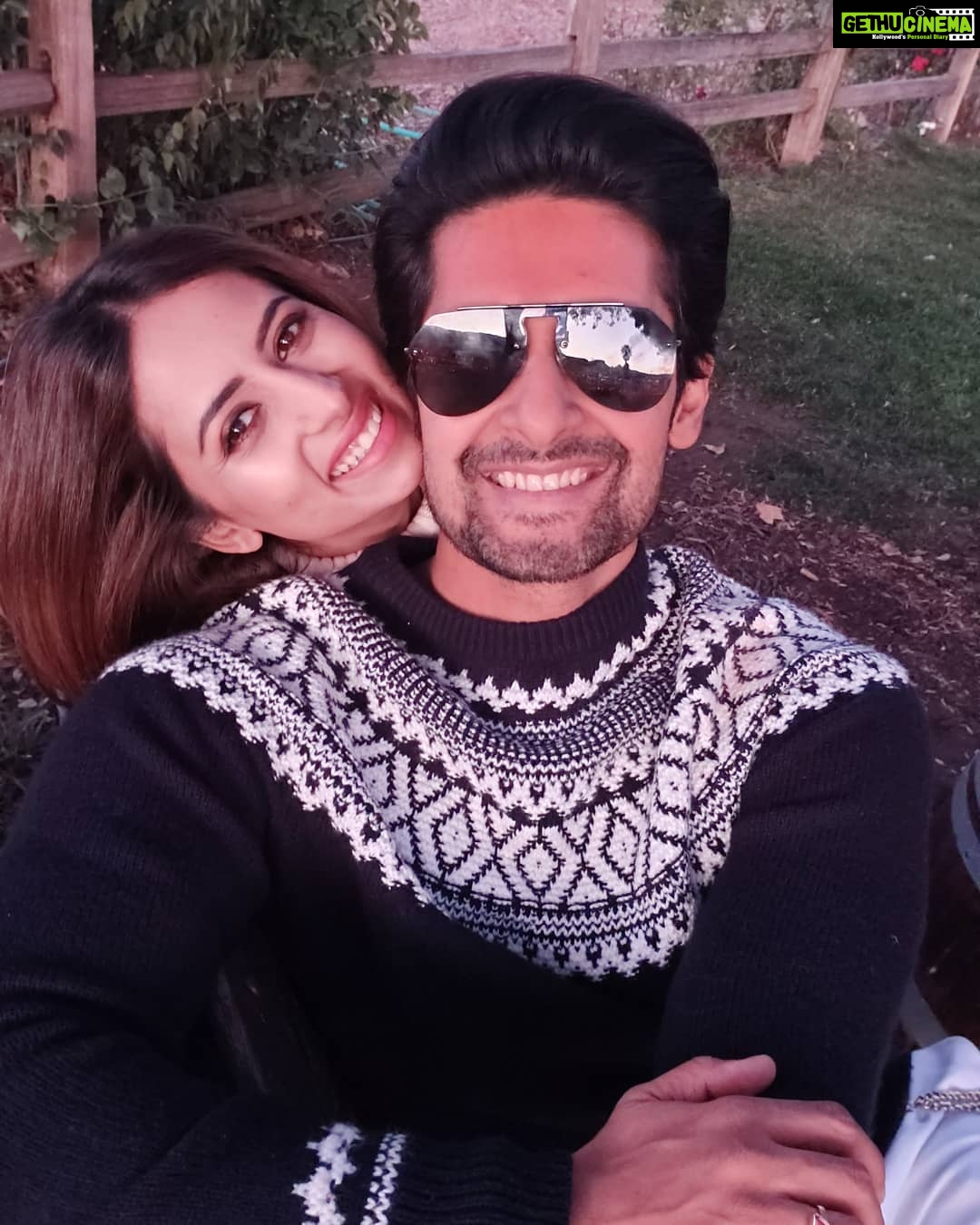 Sargun Mehta Instagram - Tu toh suraj hai badi, khud ko jala kar bhi sabko roshni deta hai. Tujhse hum sab mein chamak hai .par tujhse zyaada tej , tyjhse zyaada roshni aur kissi mein nahi. Happy birthday mere solar system ke sun. @ravidubey2312πΈπ«πΈπ«πΈπ«