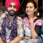 Sargun Mehta Instagram – Khushiyan hi khusiyan 🤗🤗🤗 ek waar phir theatres ch do an nu milan jao.@ammyvirk