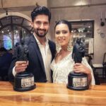 Sargun Mehta Instagram - Achievers in the truest sense and making us proud everyday.@ravidubey2312 and @niasharma90 . Teri mehnat dekh kar kabhi lagta hai ki itna discipline aur dedication se koi kaise kaam kar sakta hai. Darr lagta hai ki duniya humse bhi utni hi perfectuon demand karegi. YOU SET STANDARDS ravi and i cant wait to fill an entire house with awards thats appreciate every single trait and skill of yours .KING KING KING 🤴🤴🤴. Thank you FOR BEING SUCH AN INSPIRATION AND THANK YOU FOR MAKING ME PROUD EVERYDAY 🤗🤗LOVE YOU PS- YOU AND NIA LOOK 💣💣💣💣💣 #dadasahebphalkeaward #nivi #BESTANCHOR #MOSTSTYLISH #RAVIDUBEY #NIASHARMA