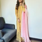 Sargun Mehta Instagram – #2DAYSTOGO 
#KALASHAHKALA #14THFEB2019 #valentinesday #sargunmehta #binnudhillon #JordanSandhu #dreamiyataentertainment #zeestudios