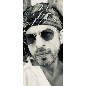Shah Rukh Khan Instagram - Eid Mubarak to everyone around the world. May Allah shower each one of us with health & give us strength & means to be compassionate to all those who need our help in our country, India. As always together we will conquer all! Lov U.