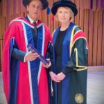 Shah Rukh Khan Instagram - Thank u for the honour #universityoflaw & my best wishes to the graduating students. It will encourage our team at @meerfoundationofficial to strive ‘selfishly’ to share more.