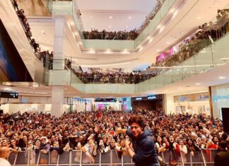 Shah Rukh Khan Instagram - Masha Allah. Thx Al Kout & Cinescape for getting me to meet such beautiful people. Ana Ahbak...I love you Kuwait. Issaqbaazi ho gayi Aap sab se.
