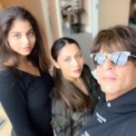 Shah Rukh Khan Instagram - Two many beautiful women..Too little time. Will be back NYC to savour their company & love again...soon.