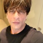 Shah Rukh Khan Instagram - No reason..no information...nothing to share, just ‘feeling good about life after a bath’ selfie...