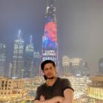 Shah Rukh Khan Instagram – It’s nice to see myself on the biggest and tallest screen in the world. My friend #MohamedAlabbar has me on the biggest screen even before my next film. Thanks & love u all @burjkhalifa & @emaardubai . Being my own guest in Dubai… my kids mighty impressed and me is loving it!